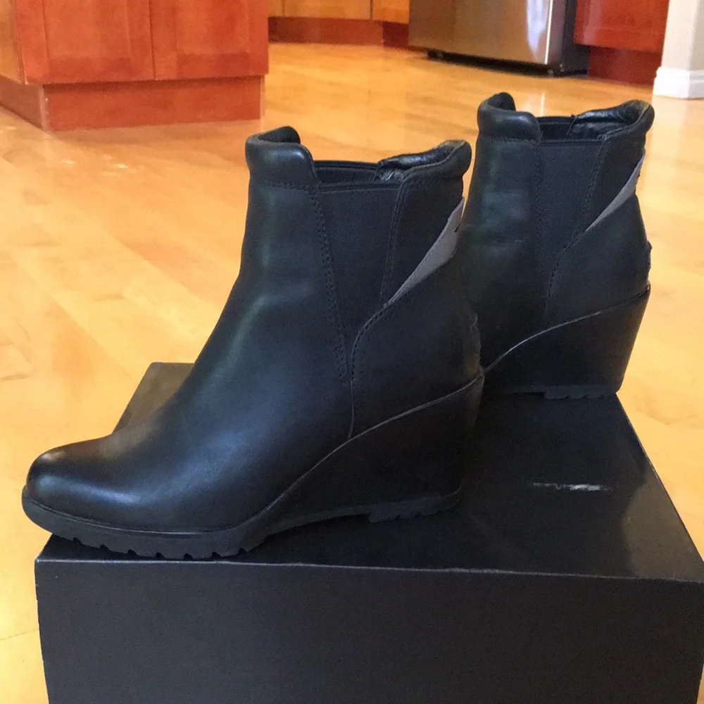 SOREL | After Hours Chelsea Boot Wedge Weatherproof Black Leather